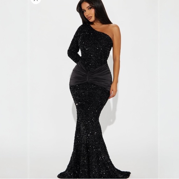 Elegant Black Sequin Gown one shoulder - Picture 6 of 11